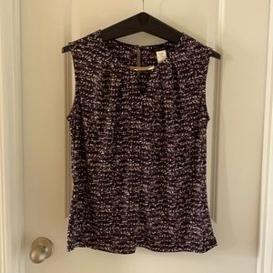 Pretty sleeveless top. New!
